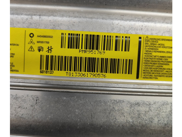 Подушка безопасности пассажира PMR951769 Mitsubishi Colt