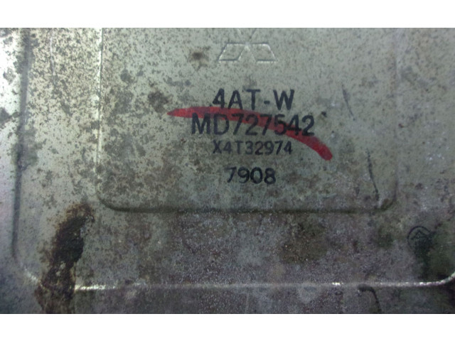 Модуль управления консоли Toyota Yaris