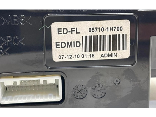 Дисплей    957101H700   KIA Ceed