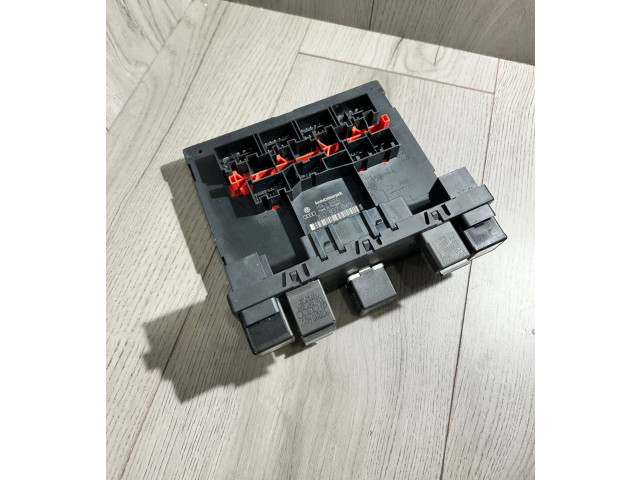 Блок комфорта 3C0937049AJ, 28107526 Skoda Octavia Mk2 (1Z)