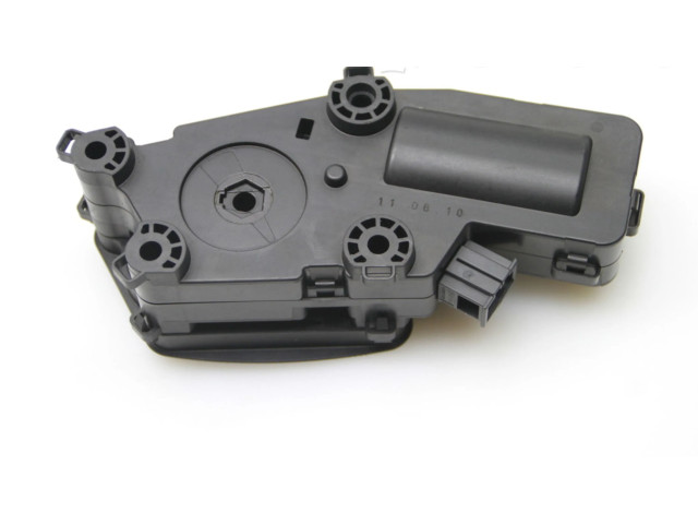 Замок багажника 3T0827300B Skoda Superb B6 (3T) 2008 - 2015 года