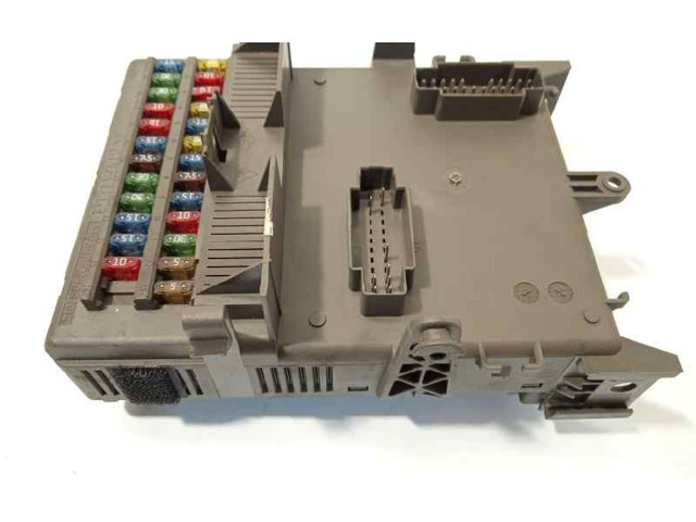Pojistková skříňka Řídící jednotka BSM 8200283802, 8200004201 Renault Espace III 2002
