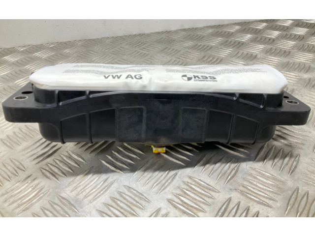 Подушка безопасности пассажира 8V0880204E Skoda Octavia Mk3 (5E)