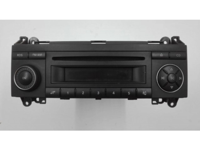 Радио/ проигрыватель CD/DVD / навигация