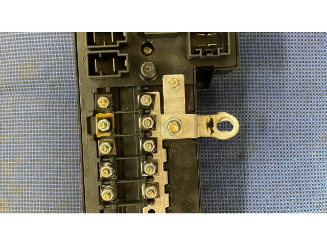 Блок предохранителей 8678449, 518788104 Volvo S60