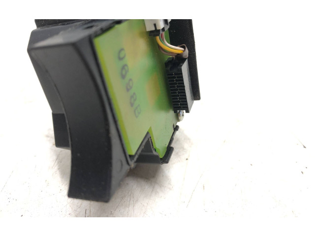 Ручка стеклоочистителей 17D770   Volvo V50