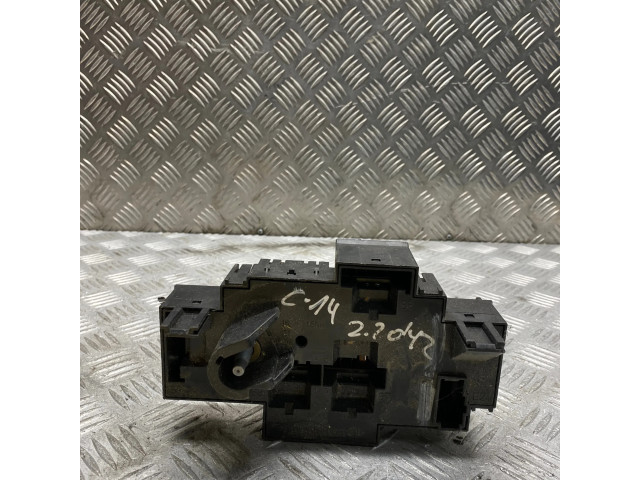   Pojistková skříňka    Mercedes-Benz C W205 2017