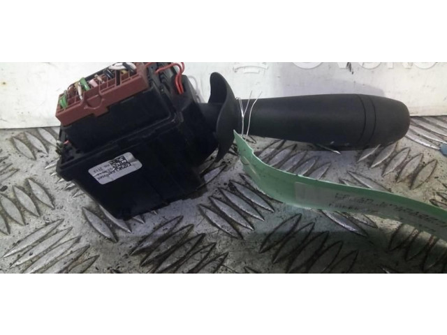 Ручка стеклоочистителей 8201168003 Dacia Dokker