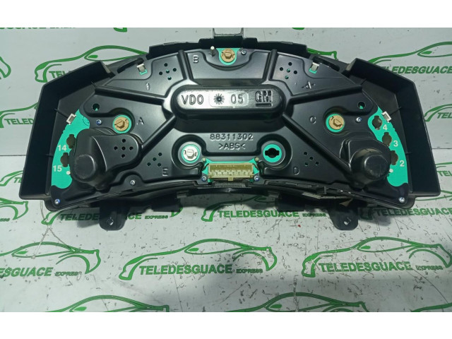 Панель приборов 88311302   Opel Meriva A       