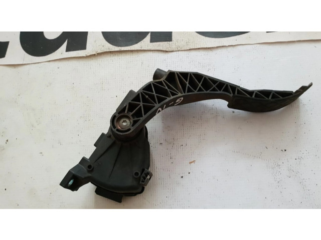 Педаль акселератора