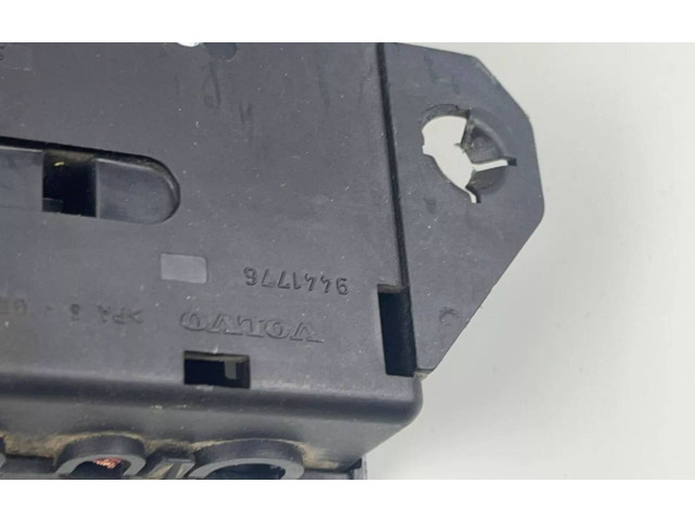 Блок предохранителей 9162323, 9441776 Volvo XC90