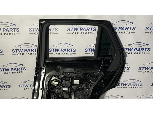 Задняя дверь