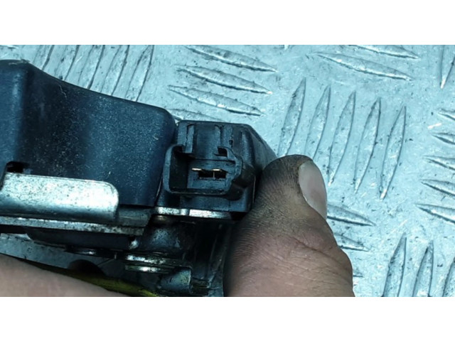 Zámek zadních dveří 001205 Lexus IS-F 2001