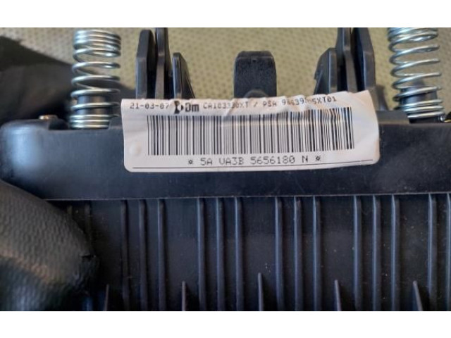 Подушка безопасности водителя 96639595XT01 Citroen Berlingo