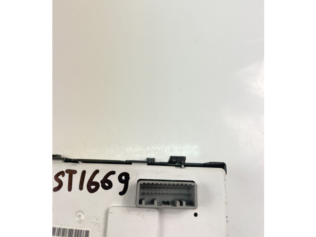 Дисплей    AA6T18B955AA   Renault Trafic II (X83)