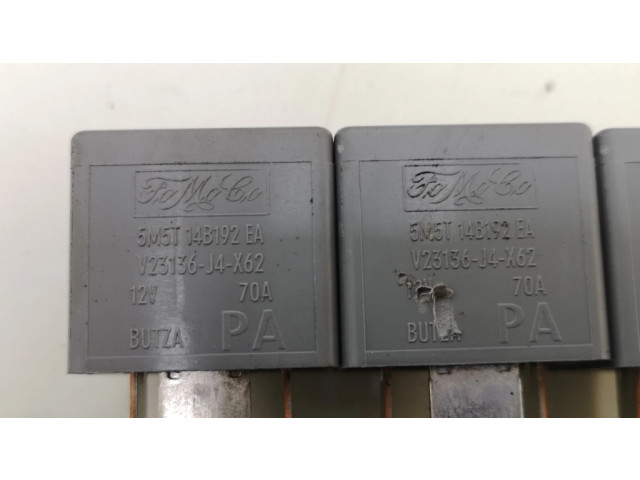 Pojistková skříňka AV6T14A142AB, EM5T14K733BAM Ford Focus 2013