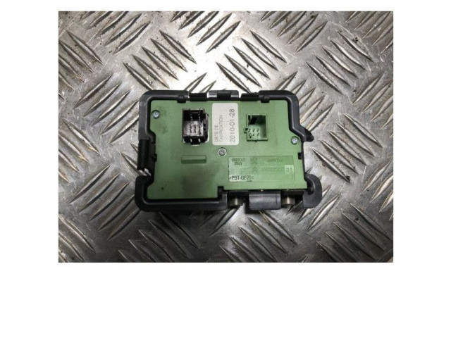 Блок управления    Peugeot 5008