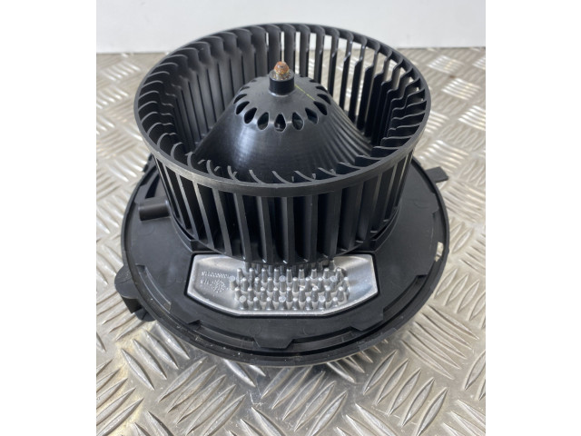 Вентилятор печки    5WB819021, 5Q0907521F   Skoda Kodiaq