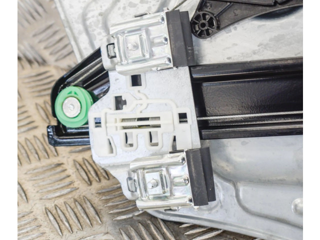 Зеркало электрическое Skoda Yeti (5L) 2009 - 2017 года