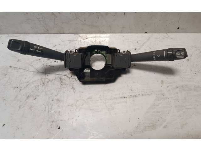 Ручка стеклоочистителей 8666599   Volvo V70