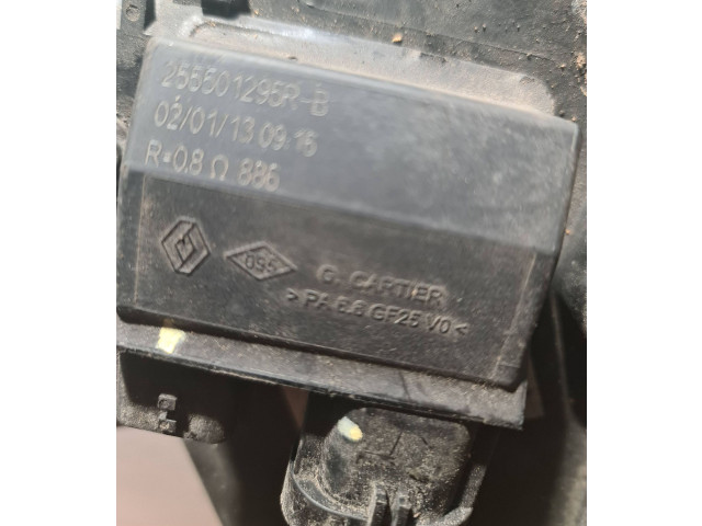 Вентилятор радиатора 8240636 Renault Lodgy