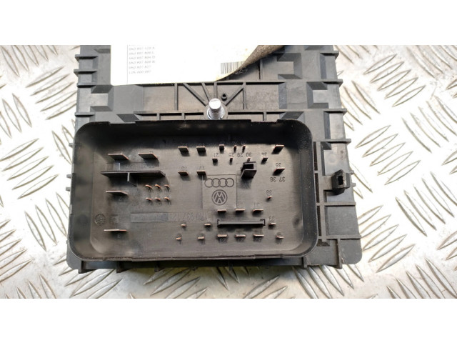   Pojistková skříňka 1K0937820B, 5K0937123A   Volkswagen Caddy 2015