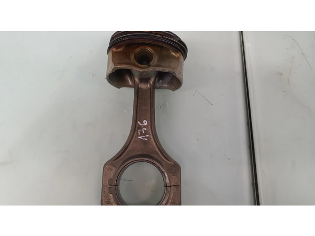 Píst 11257840922, 11247838623   BMW M5  pro benzínový motor 5.0  