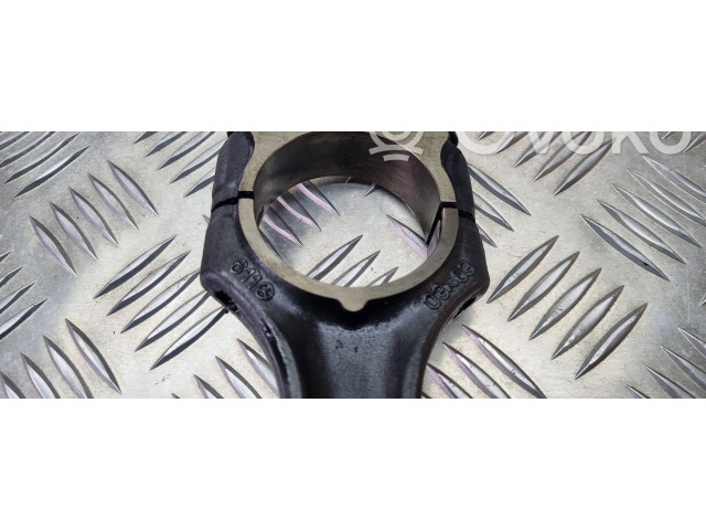 Píst Mercedes-Benz C W203