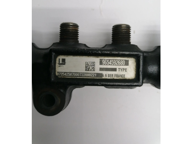 Топливная рампа 9654592680   Volvo V50  