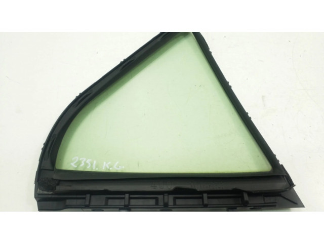 Маленькое стекло "A" задних дверей