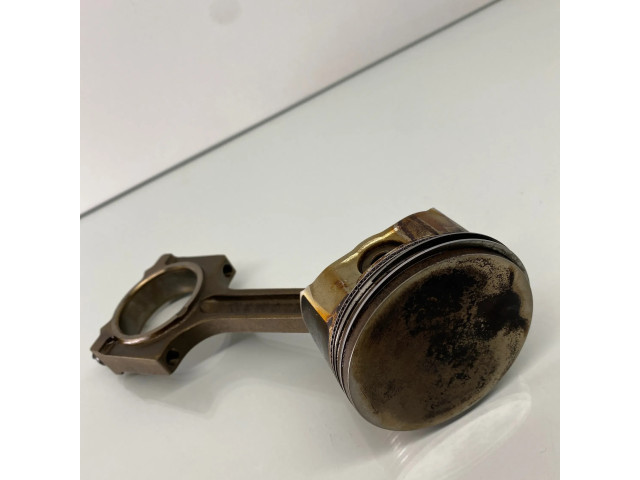 Píst CGBA Ford Mondeo Mk III pro benzínový motor 1.8