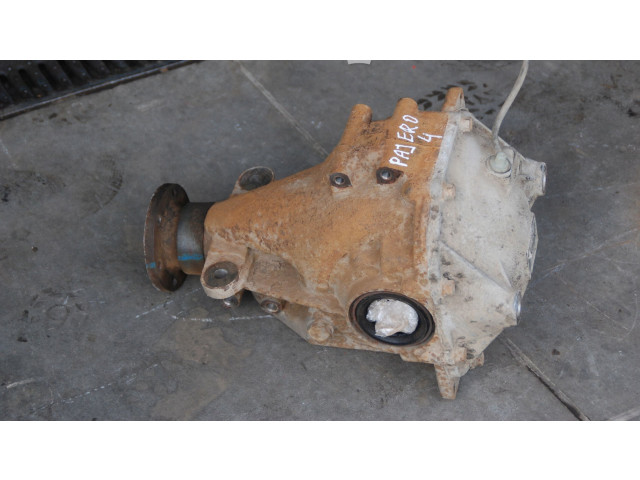 Přístrojová deska Mitsubishi Pajero 2004 200KM