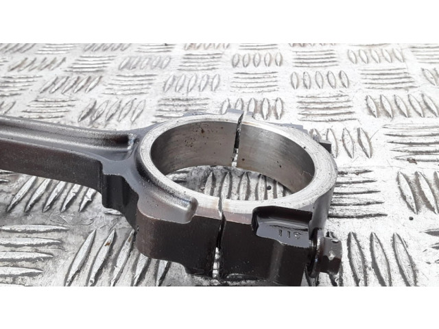 Píst Saab 9-7X pro benzínový motor 4.2