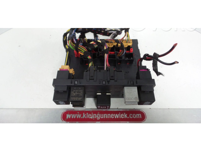 Блок предохранителей 8P0907279K, 8P0907279B Audi A3 S3 8P