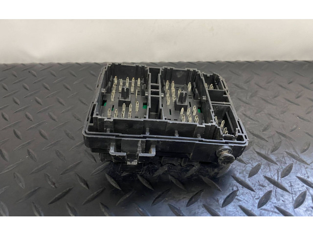 Блок предохранителей 15093837, 178605 Chevrolet Suburban