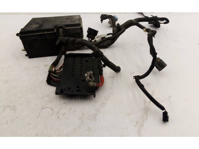 Блок предохранителей GV4T-14K733-AED Ford Kuga II