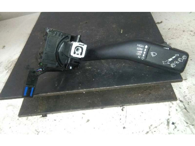 Ручка стеклоочистителей    Volkswagen Golf SportWagen