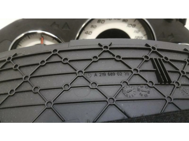 Přístrojová deska Mercedes-Benz CLS AMG C219 2005 A2195405111