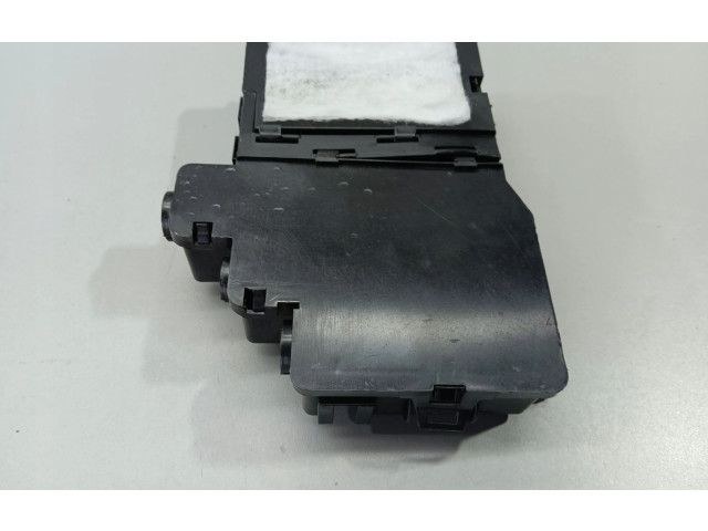 Блок предохранителей 3D0937576 Volkswagen Phaeton