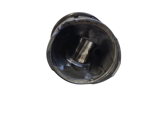  Поршень    Volvo V70  