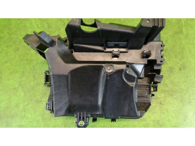   Pojistková skříňka    Infiniti Q30 2018