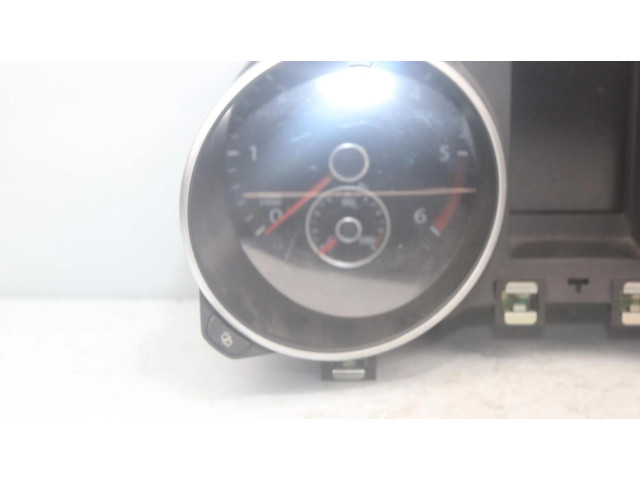 Панель приборов 5K0920860J Volkswagen Golf VI