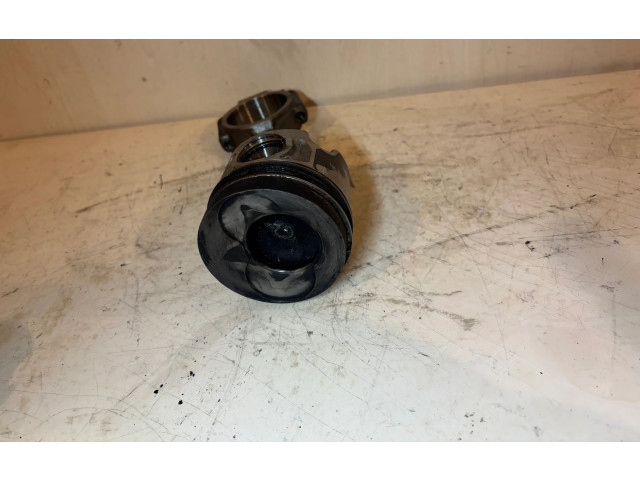  Поршень с шатуном  038107065EM, 038198401D  Volkswagen Transporter - Caravelle T5  