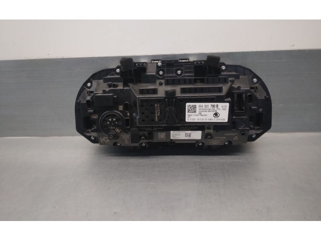 Панель приборов 654920790B   Skoda Kamiq       