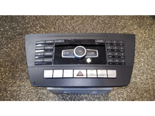 Радио/ проигрыватель CD/DVD / навигация