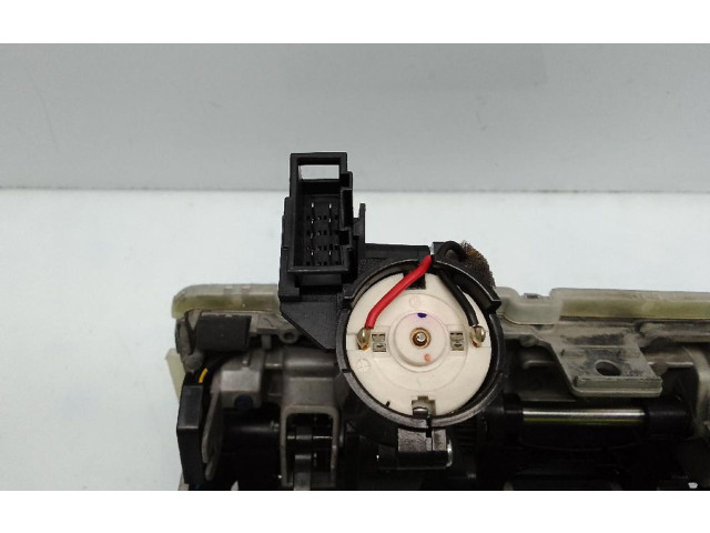 Экран/ дисплей / маленький экран 8v0857273n   Audi A3 8Y