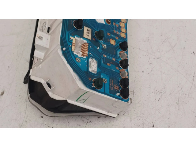 Панель приборов MR240569, 266990 Mitsubishi Space Runner