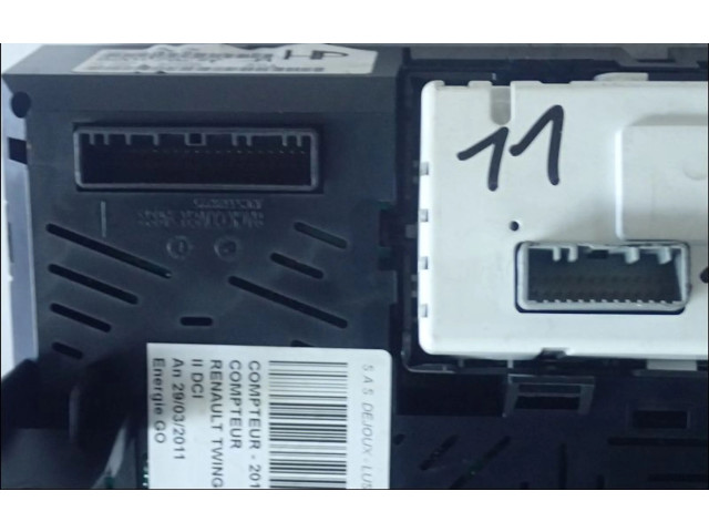 Панель приборов    Renault Twingo II       