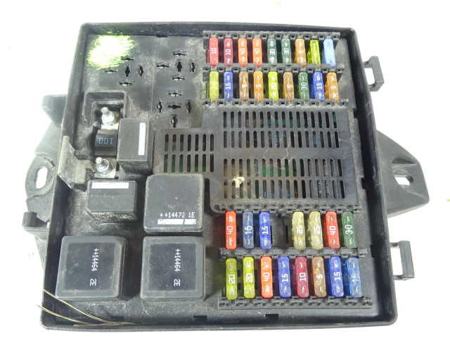 Блок предохранителей AW93-14A073-CD Jaguar XJ X351