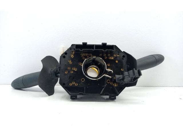 Ручка стеклоочистителей 042100615113010137   Ford Ka